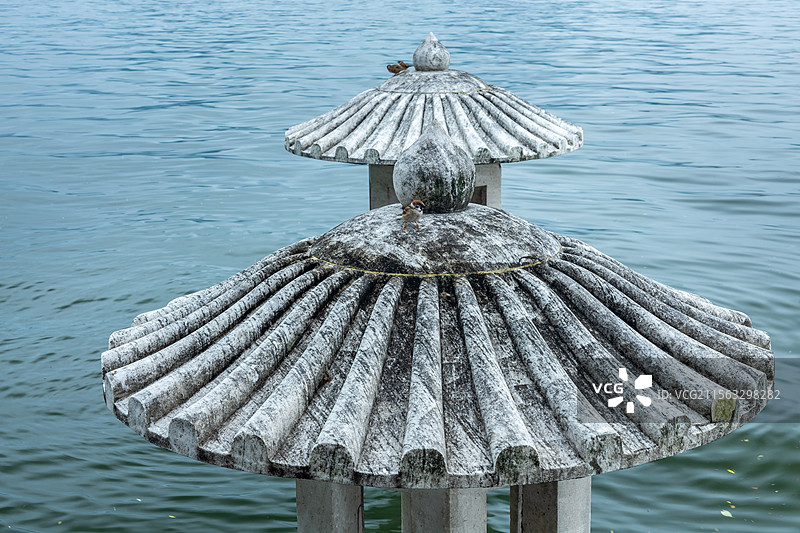 西湖翠光亭灯龛灯塔图片素材