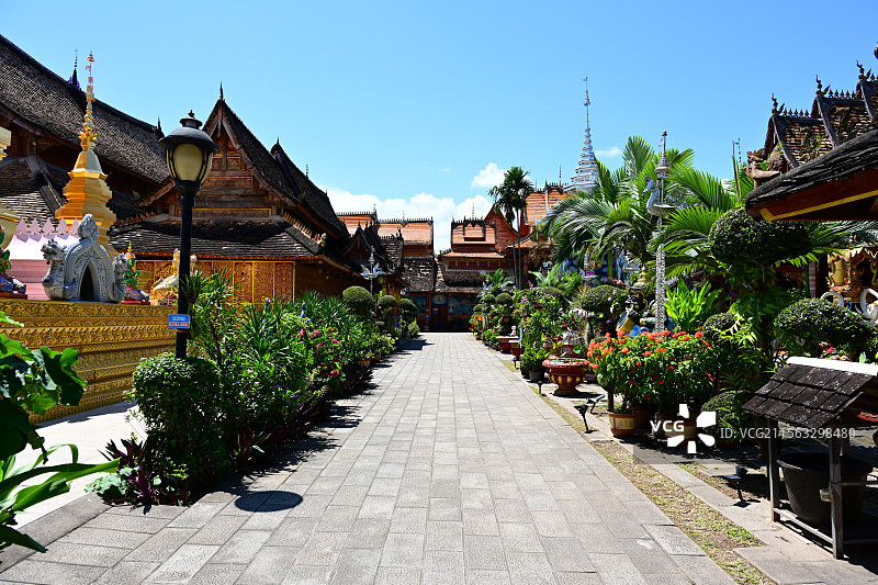 西双版纳傣族园曼春满佛寺图片素材