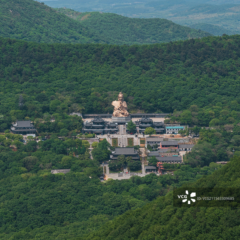 航拍视角下的茅山元符万宁宫（印宫）老子神像图片素材