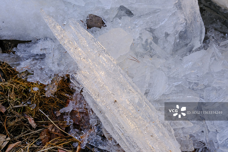 河流结冰冰块竖茬冰图片素材