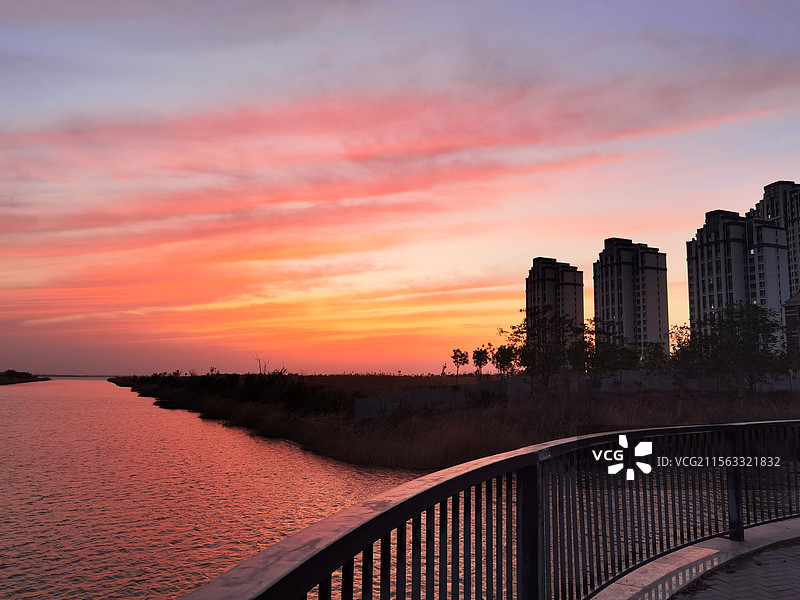 团泊湖畔日落图片素材