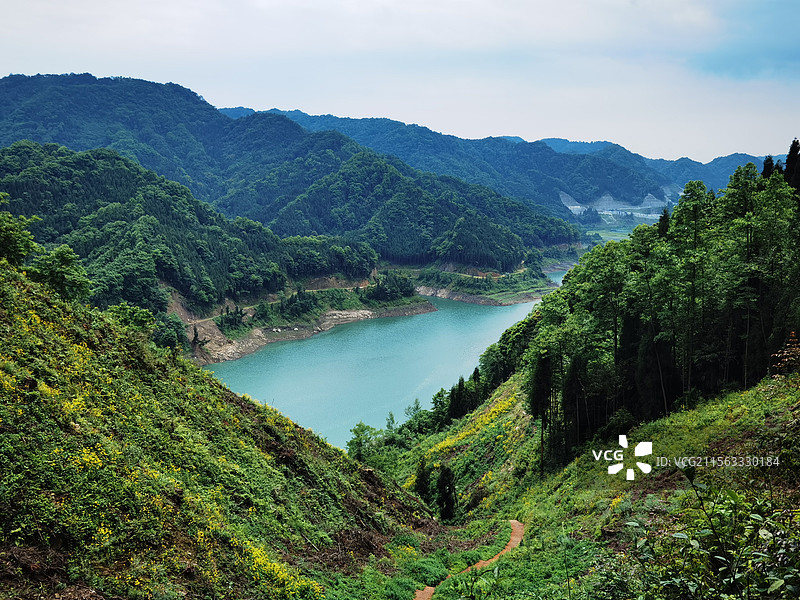 四川省什邡市冰川湖图片素材