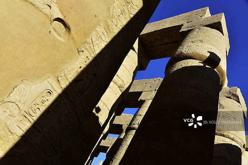 埃及卢克索卡纳克神庙遗址柱厅图片素材