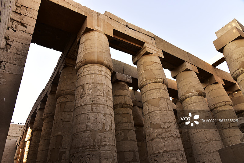 埃及卢克索卡纳克神庙遗址柱厅图片素材