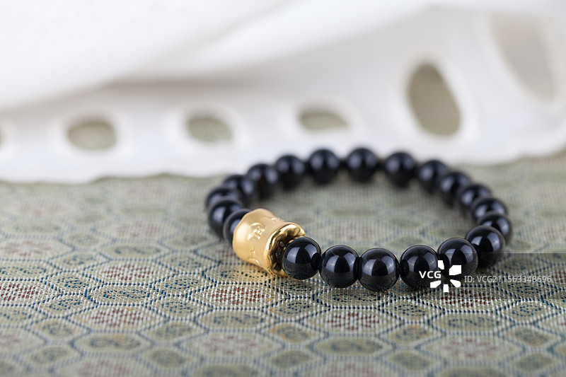 红玛瑙黄金手链图片素材