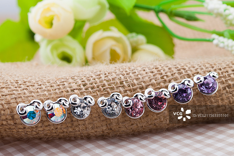 宝石吊坠项链图片素材