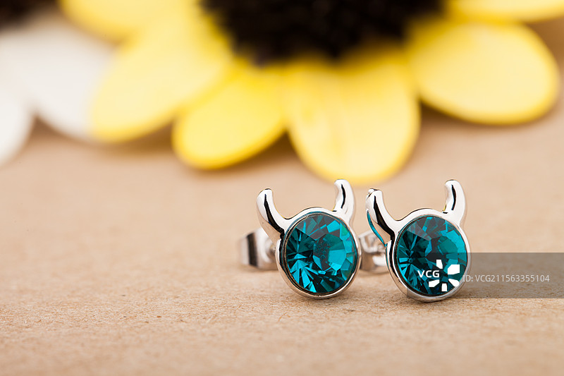 宝石吊坠项链图片素材