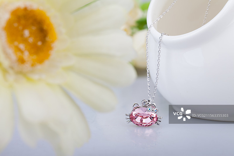 宝石吊坠项链图片素材