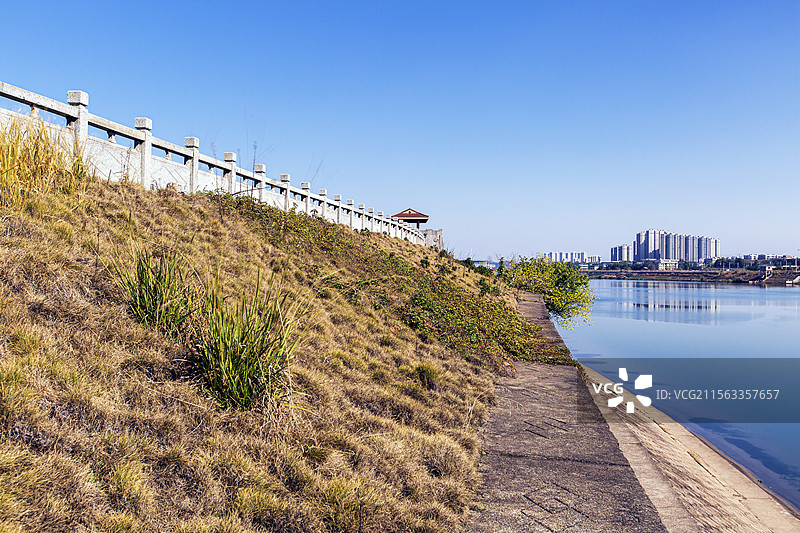 河岸堤坝自然风光图片素材