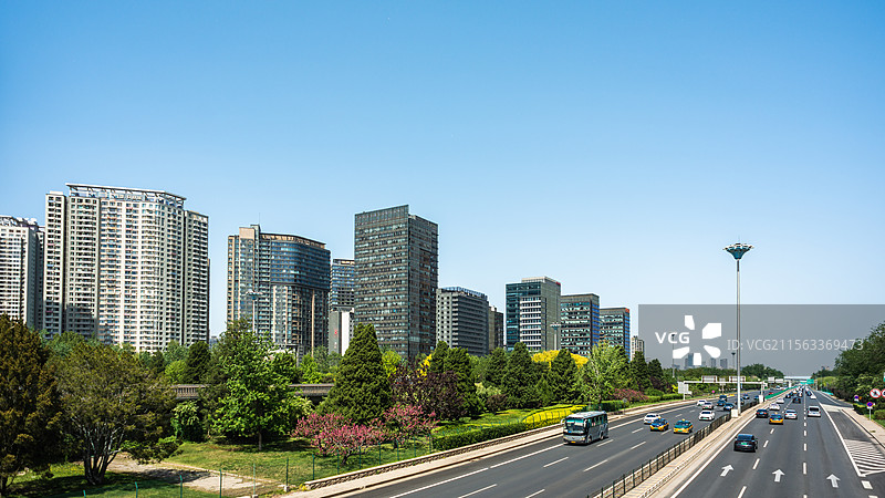 北京三环路三元桥机场高速凤凰城中冶大厦图片素材