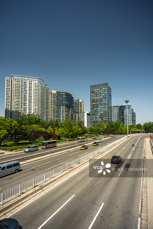 北京三环路三元桥机场高速凤凰城中冶大厦图片素材