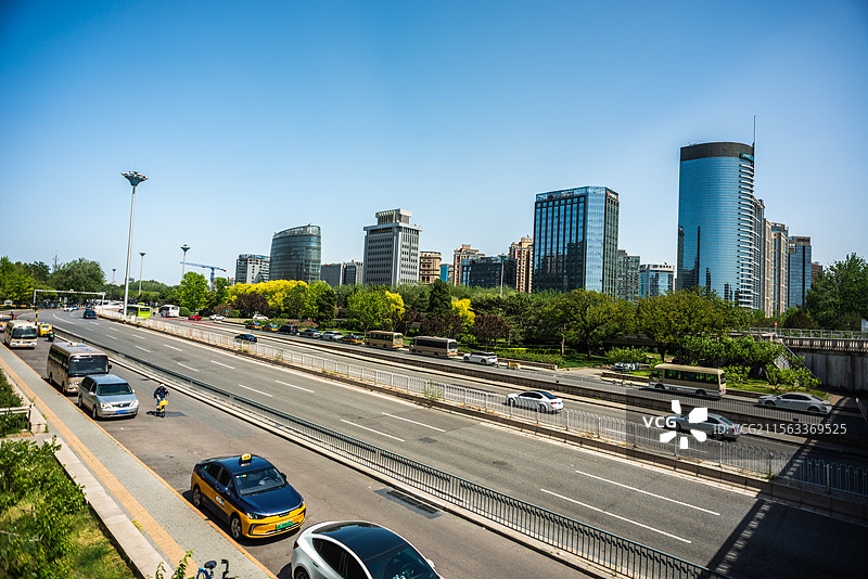 北京三环路三元桥机场高速凤凰城中冶大厦图片素材
