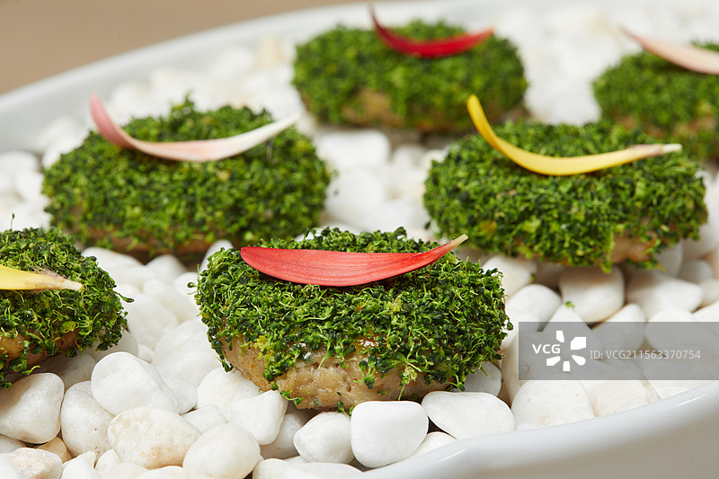 春韭樱花虾藕饼 美食图片素材