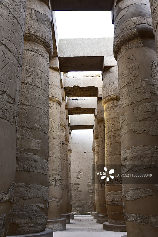 埃及卢克索卡纳克神庙遗址柱厅图片素材