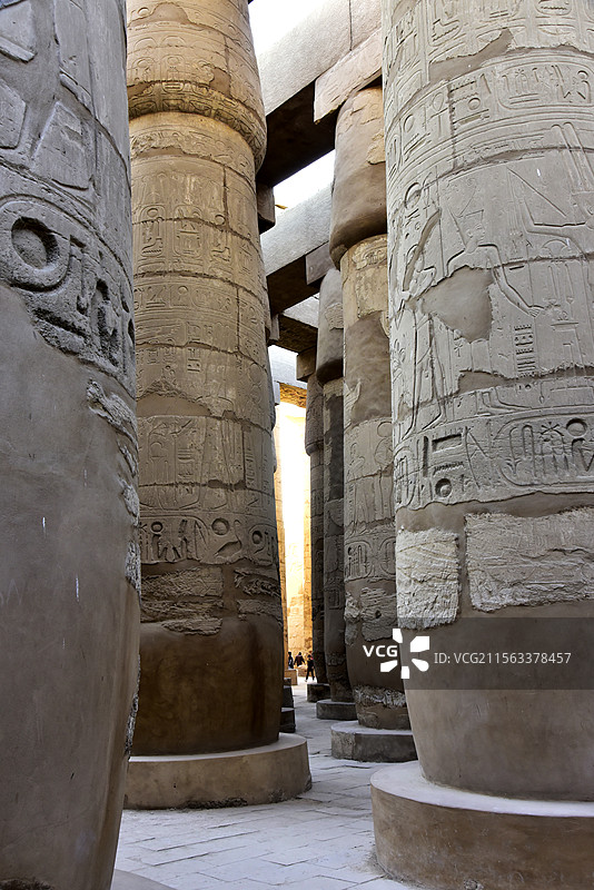 埃及卢克索卡纳克神庙遗址柱厅图片素材