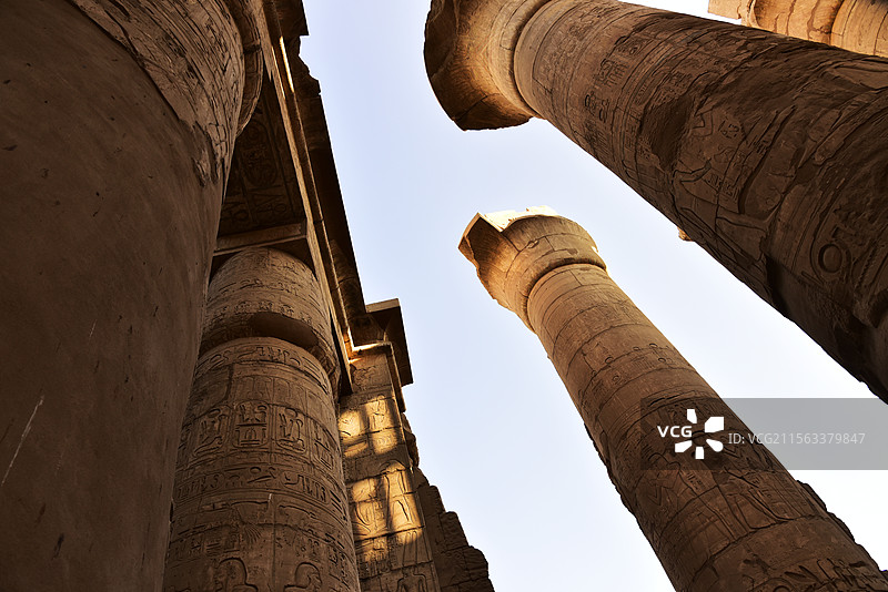 埃及卢克索卡纳克神庙遗址柱厅图片素材