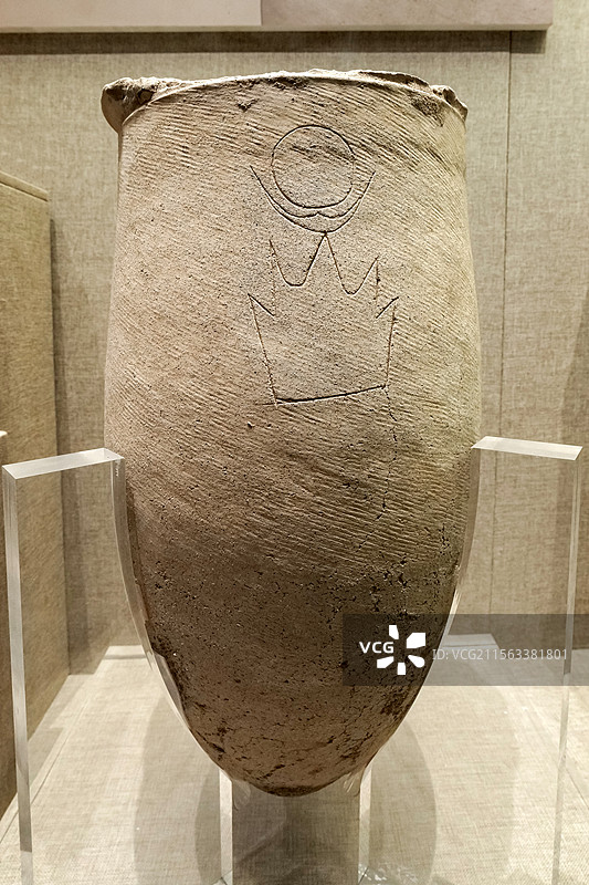 大汶口文化晚期大口尊 2018年泰安市宁阳县于庄东南遗址出土 山东省济南市考古研究院图片素材