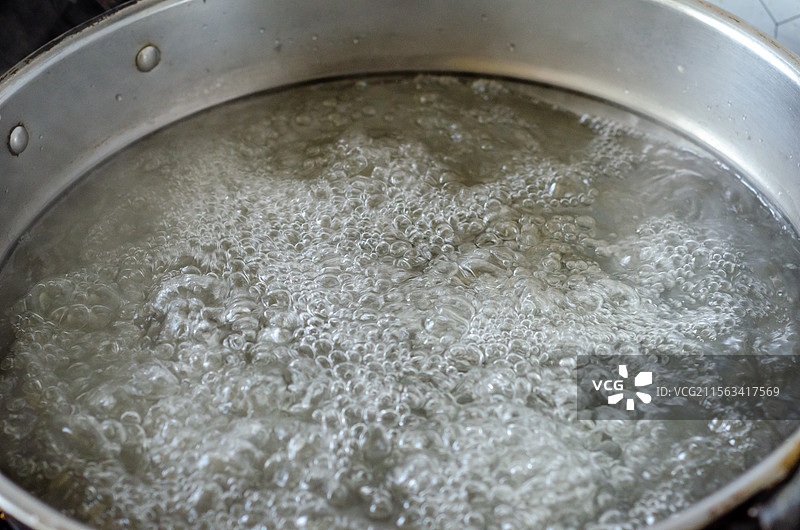 沸腾的热水图片素材