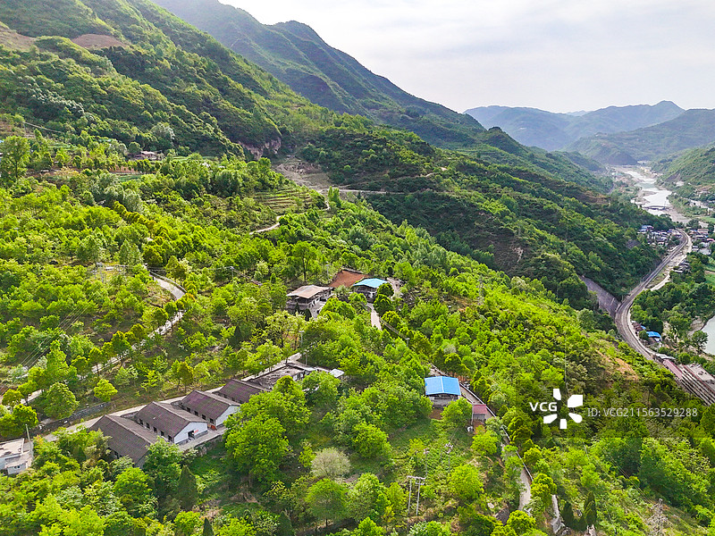 略阳秦巴山脉乡村美图片素材