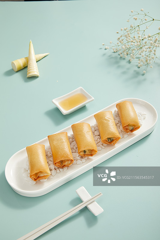 竹笋春卷美食图片素材