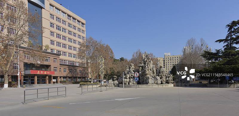 河北地质大学的校园景观图片素材