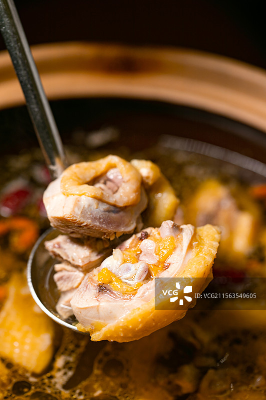 醉鸡煲广东醉鸡煲鸡汤高汤土鸡鸡肉图片素材