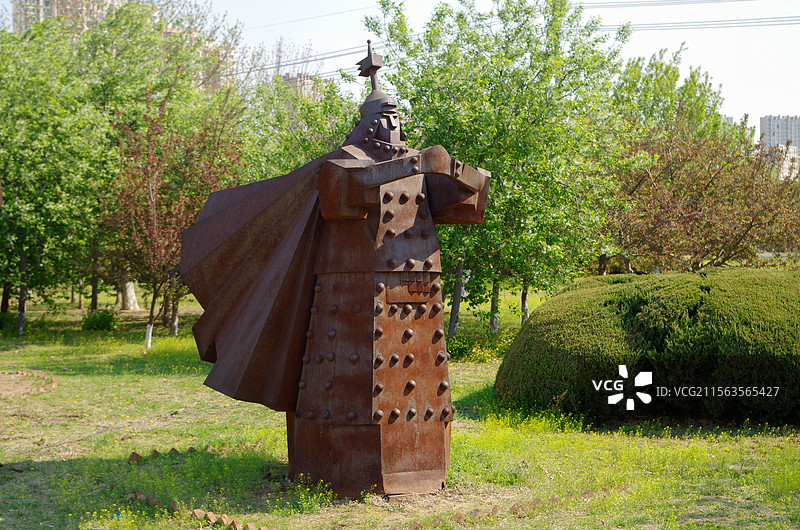 沈阳沈北新区锡伯族文化广场，《城北送别》雕塑，锡伯族西迁历史历程主题雕塑，春季城市户外风光，旅游旅行图片素材