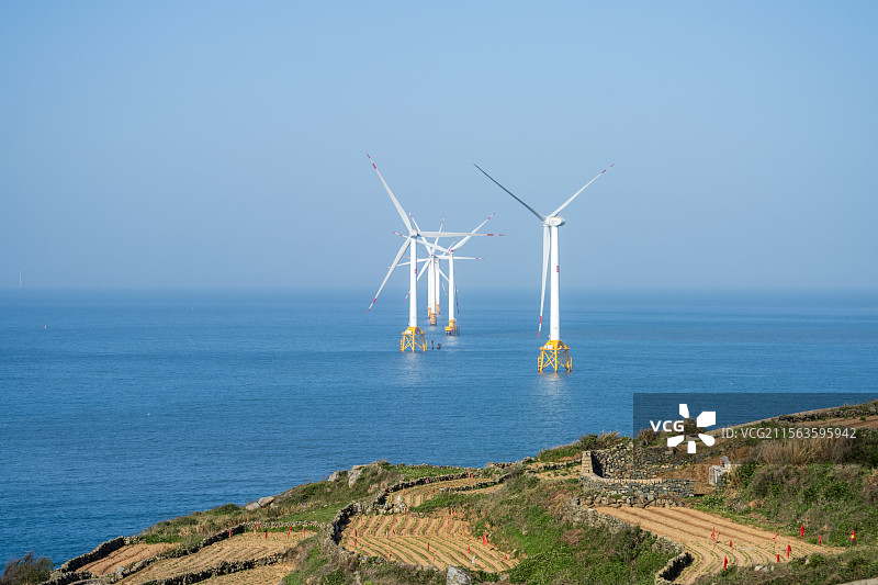 福建平潭海上风力发电机图片素材