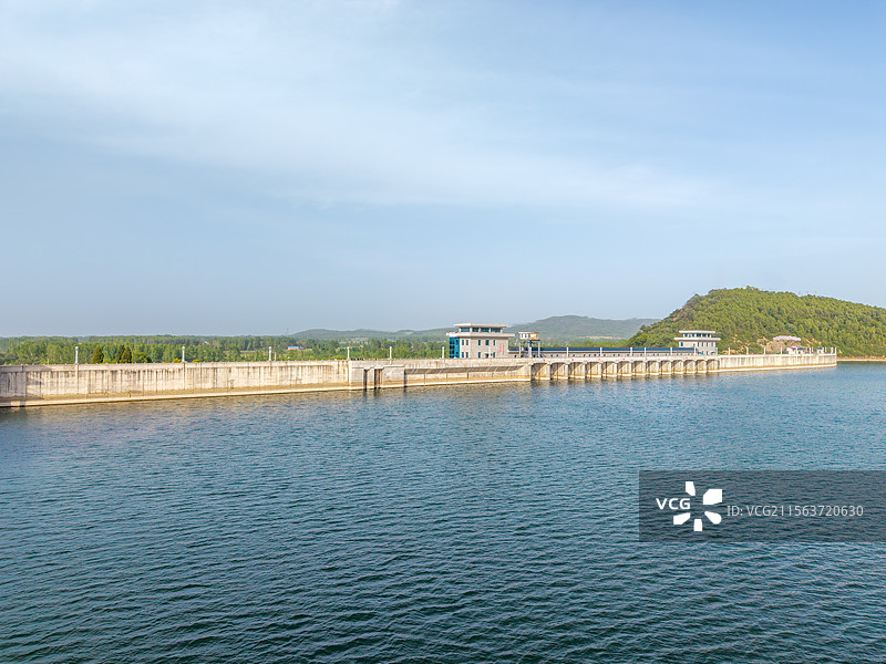中国河南省平顶山舞钢市石漫滩水库大坝图片素材