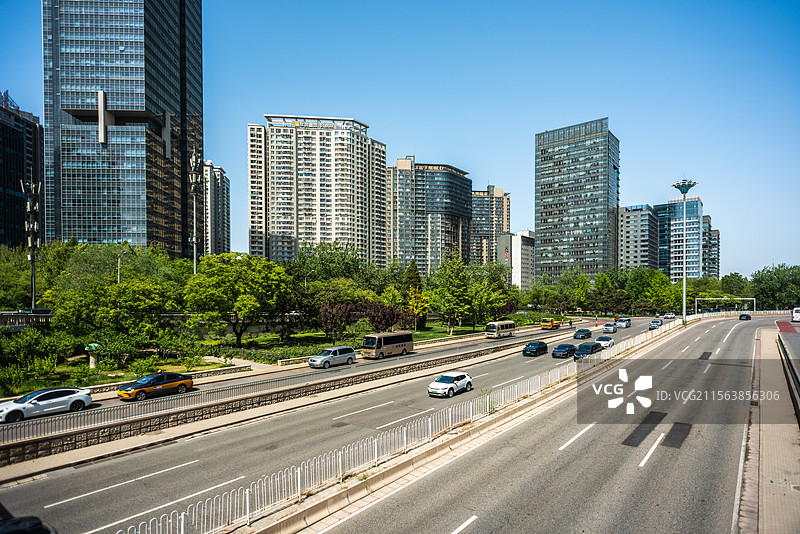 北京三环路三元桥机场高速凤凰城中冶大厦图片素材
