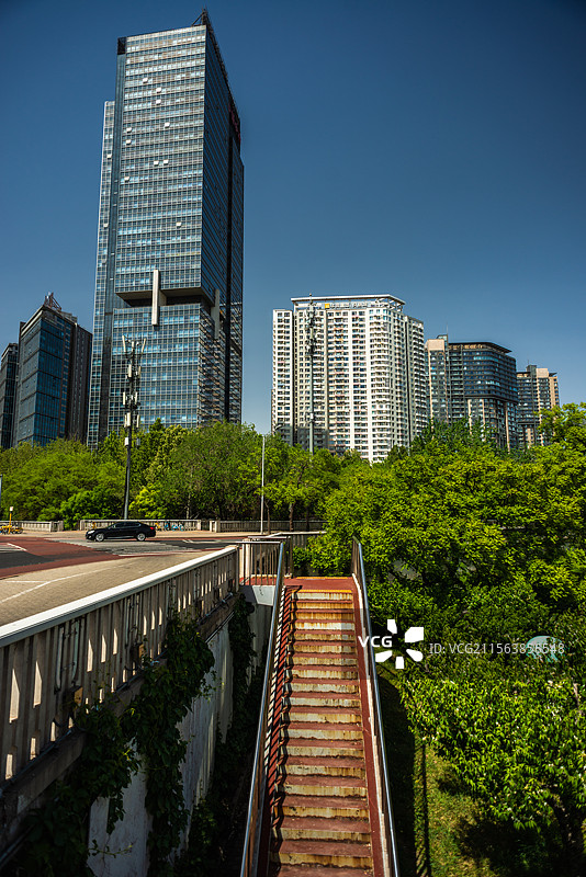 北京三环路三元桥机场高速凤凰城中冶大厦图片素材