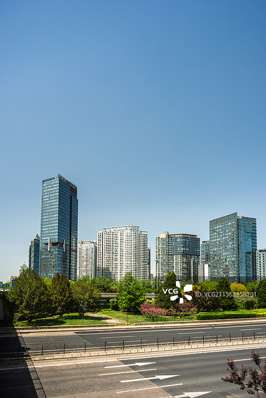 北京三环路三元桥机场高速凤凰城中冶大厦图片素材