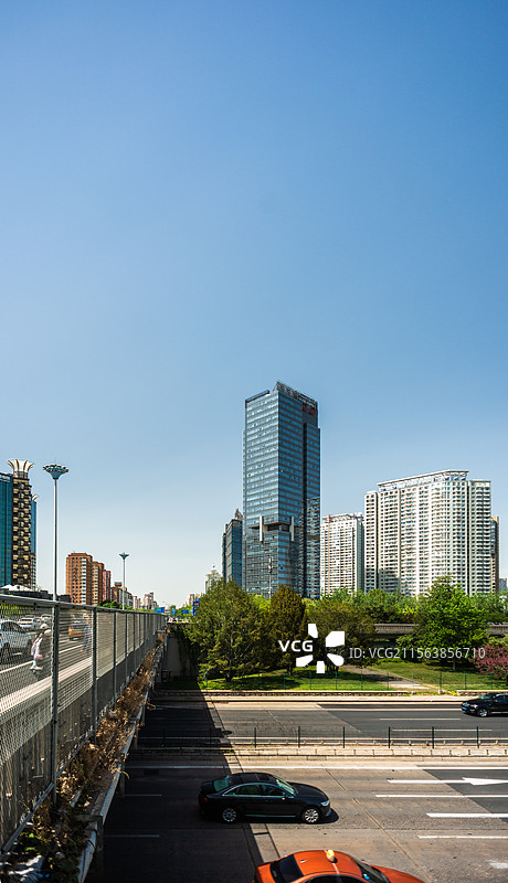 北京三环路三元桥机场高速凤凰城中冶大厦图片素材