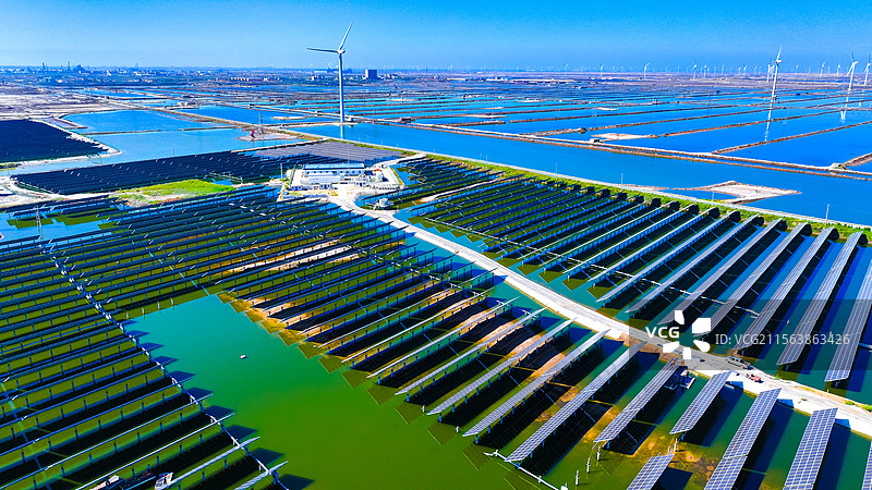 东营市河口区黄河滩海滩光伏渔光互补图片素材