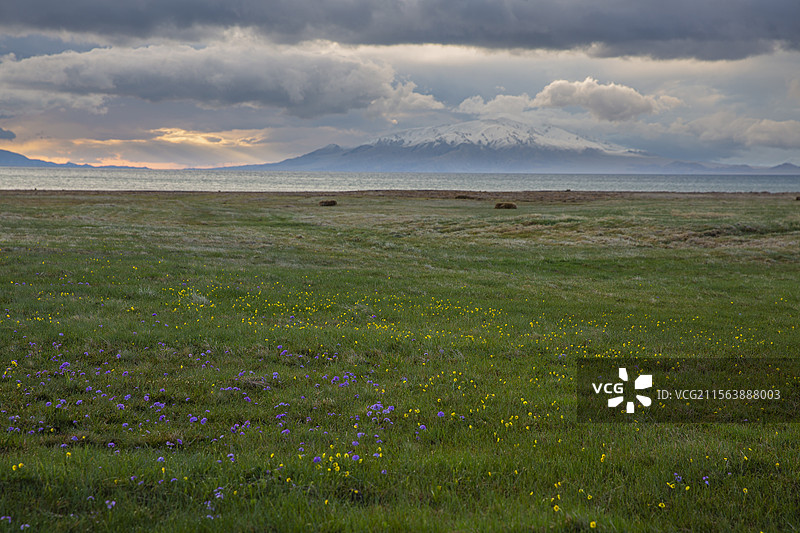 赛里木湖风光图片素材