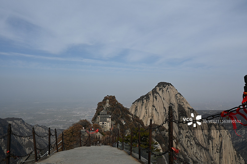 陕西渭南华阴华山风景名胜区北峰云台峰全貌一览图片素材