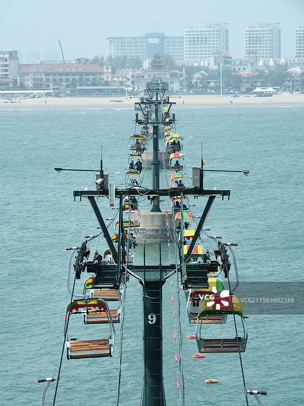 仙螺岛海上缆车延伸向远方，开启海滨浪漫之旅图片素材