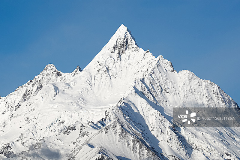 梅里雪山神女峰图片素材