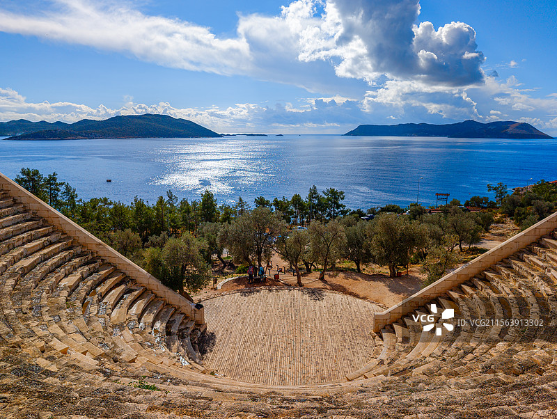 土耳其卡什海边安提费罗斯古剧场遗址图片素材