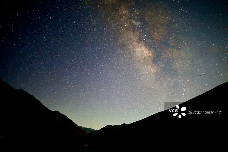 川西夏季银河图片素材
