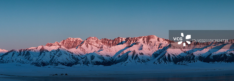 赛里木湖的日出图片素材