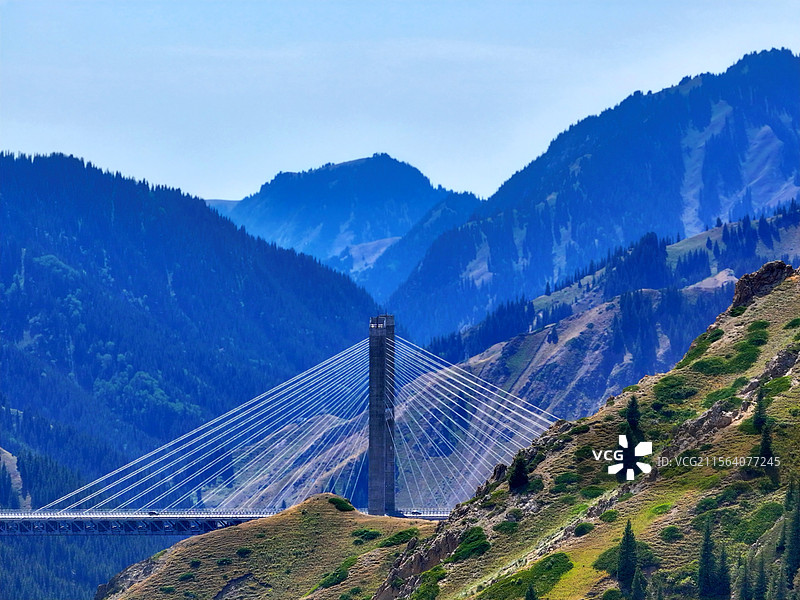 新疆伊犁果子沟大桥图片素材