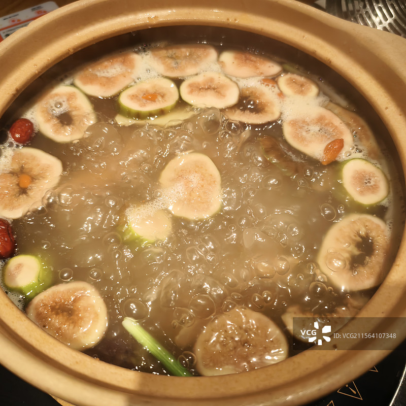 无花果鸡汤煲图片素材
