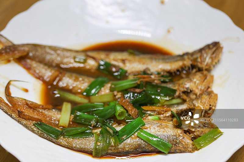 浙江宁波舟山海鲜时令菜野生刀鱼图片素材