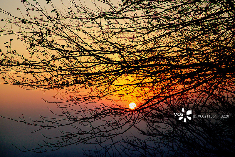 安徽合肥庐江冶父山的落日图片素材