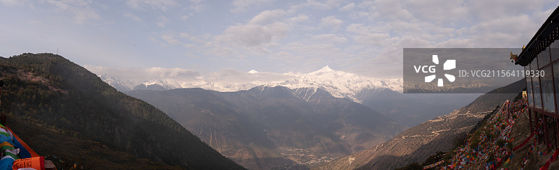 梅里雪山日照金山全景 摄于飞来寺观景台图片素材