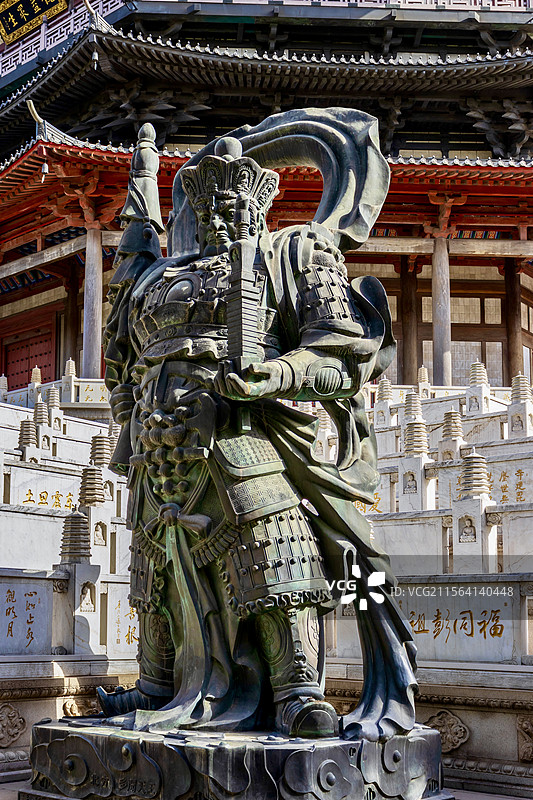 江苏常州天宁寺天宁塔北方多闻天王雕像图片素材