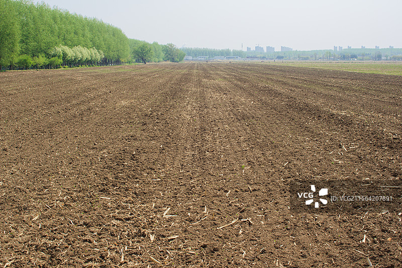 春季沈阳南小河南侧农田耕地，春天户外自然风光，土地土壤种植，农业农耕庄稼图片素材