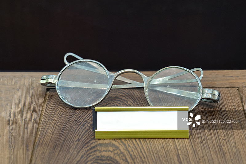 1805年格鲁吉亚眼镜 山东眼科博物馆藏图片素材