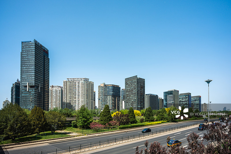 北京三环路三元桥机场高速凤凰城中冶大厦图片素材